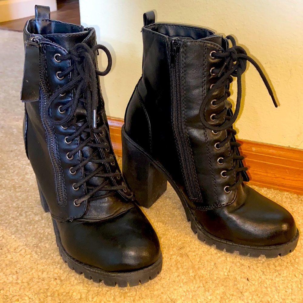 Black heeled lace up boots with zipper